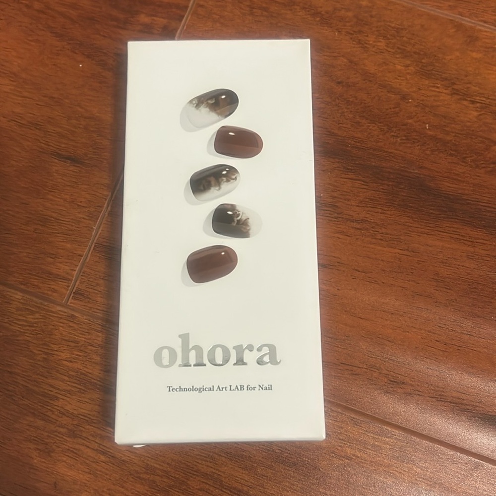 Ohora “Einspanner” semi-cured gel nail strips